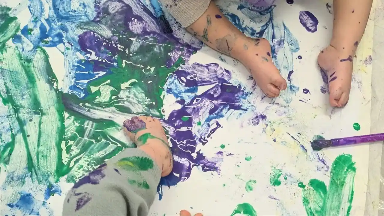 Atelier d'éveil créatif pour bébés à Marseille – La Sardine Plastique